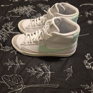 Nike Women's White and Mint Sneakers